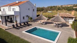 Piscine extérieure