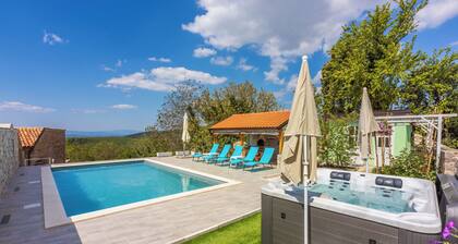 Villa Green Point