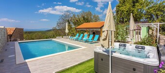 Villa Green Point