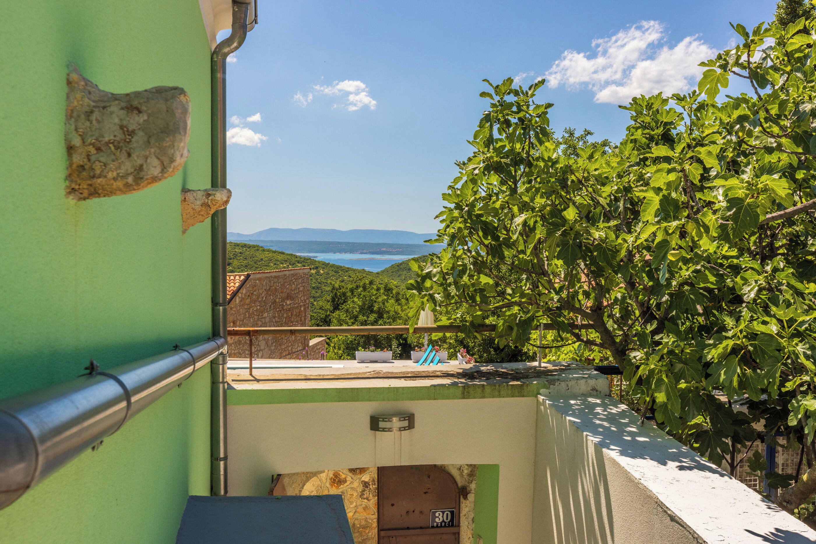 Quang cảnh mặt nước