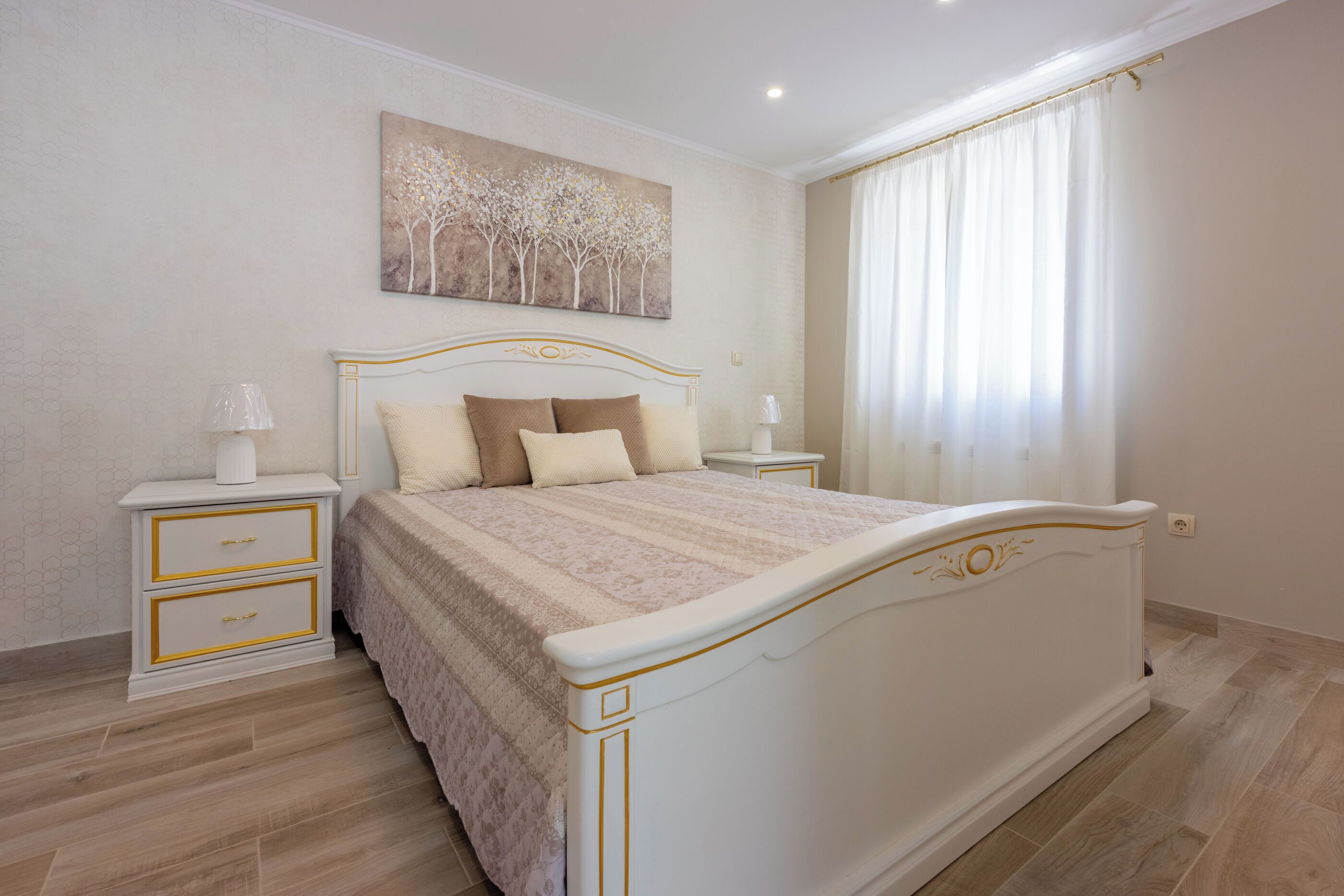 2 bedrooms, iron/ironing board, free WiFi