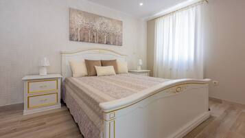 2 bedrooms, iron/ironing board, free WiFi