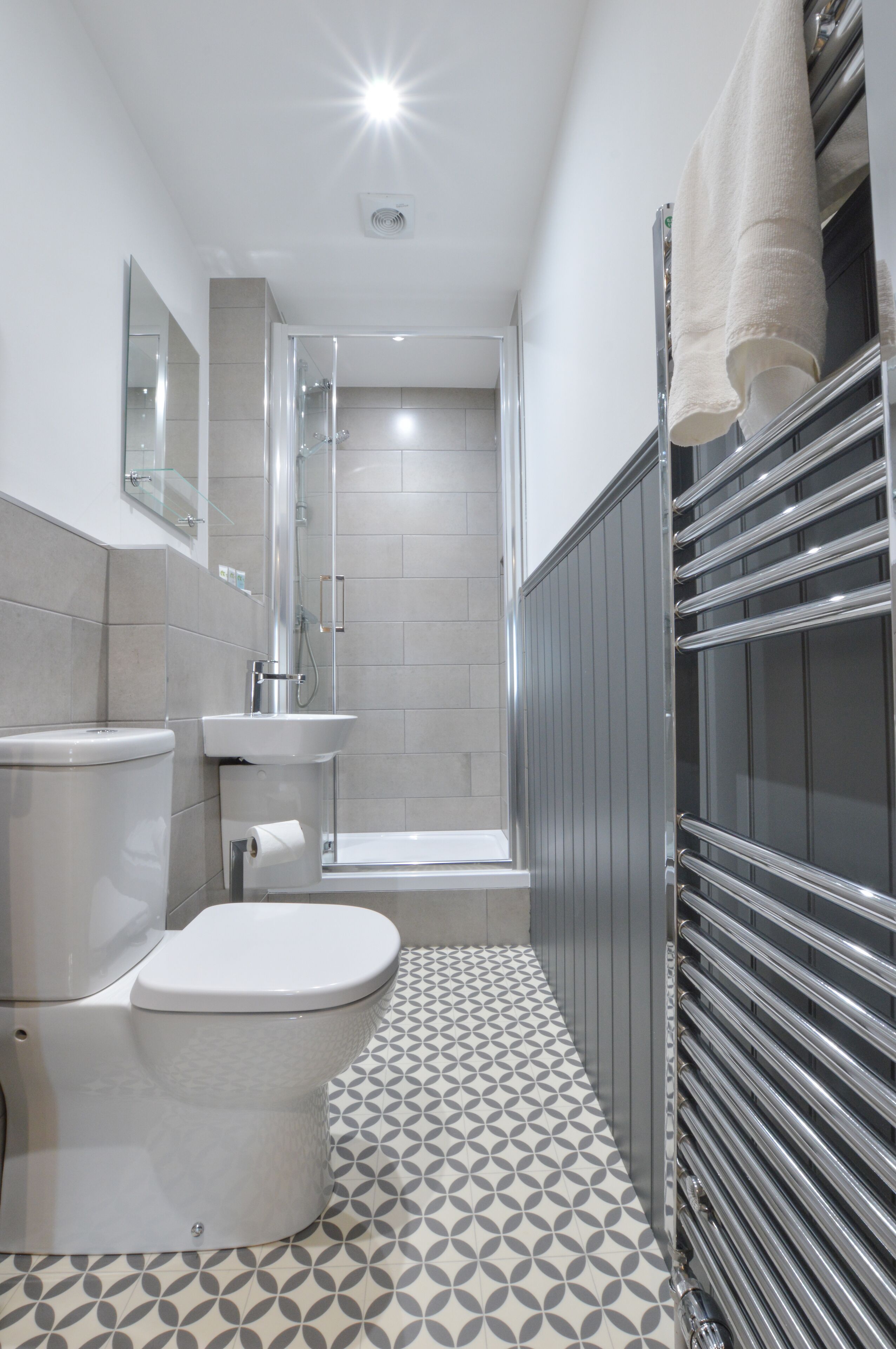 Room | Bathroom | Free toiletries, hair dryer, towels