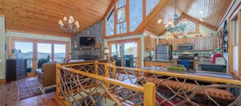Breathtaking Views from this amazing mountain getaway