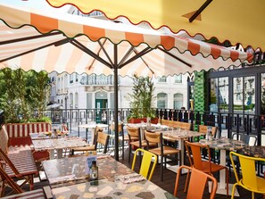Exterior - Mama Shelter Lisboa  (Lisbon)