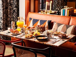 Daily buffet breakfast for a fee - Mama Shelter Lisboa  (Lisbon)