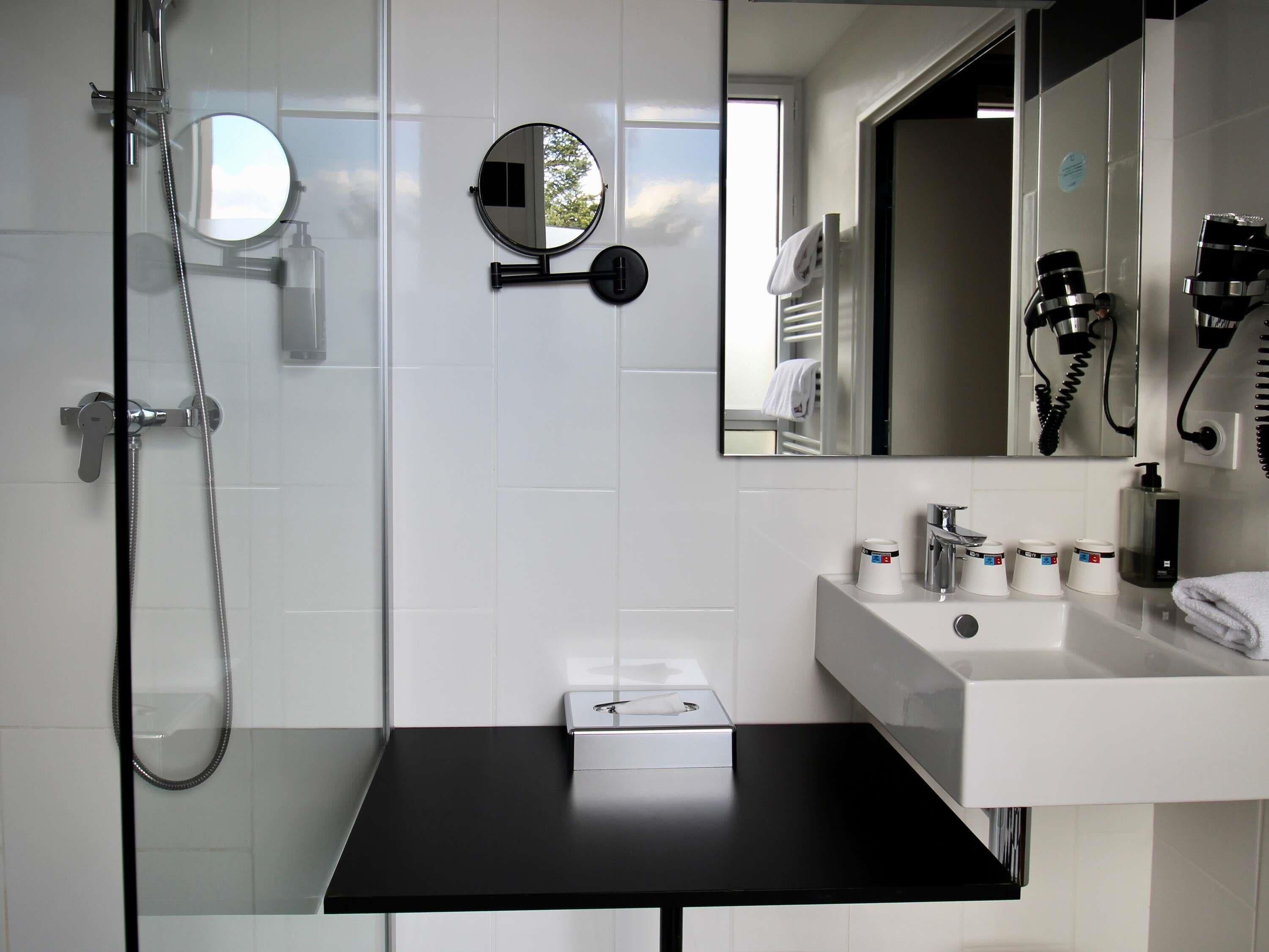 Family Room (4 people) | Premium bedding, pillowtop beds, in-room safe, desk