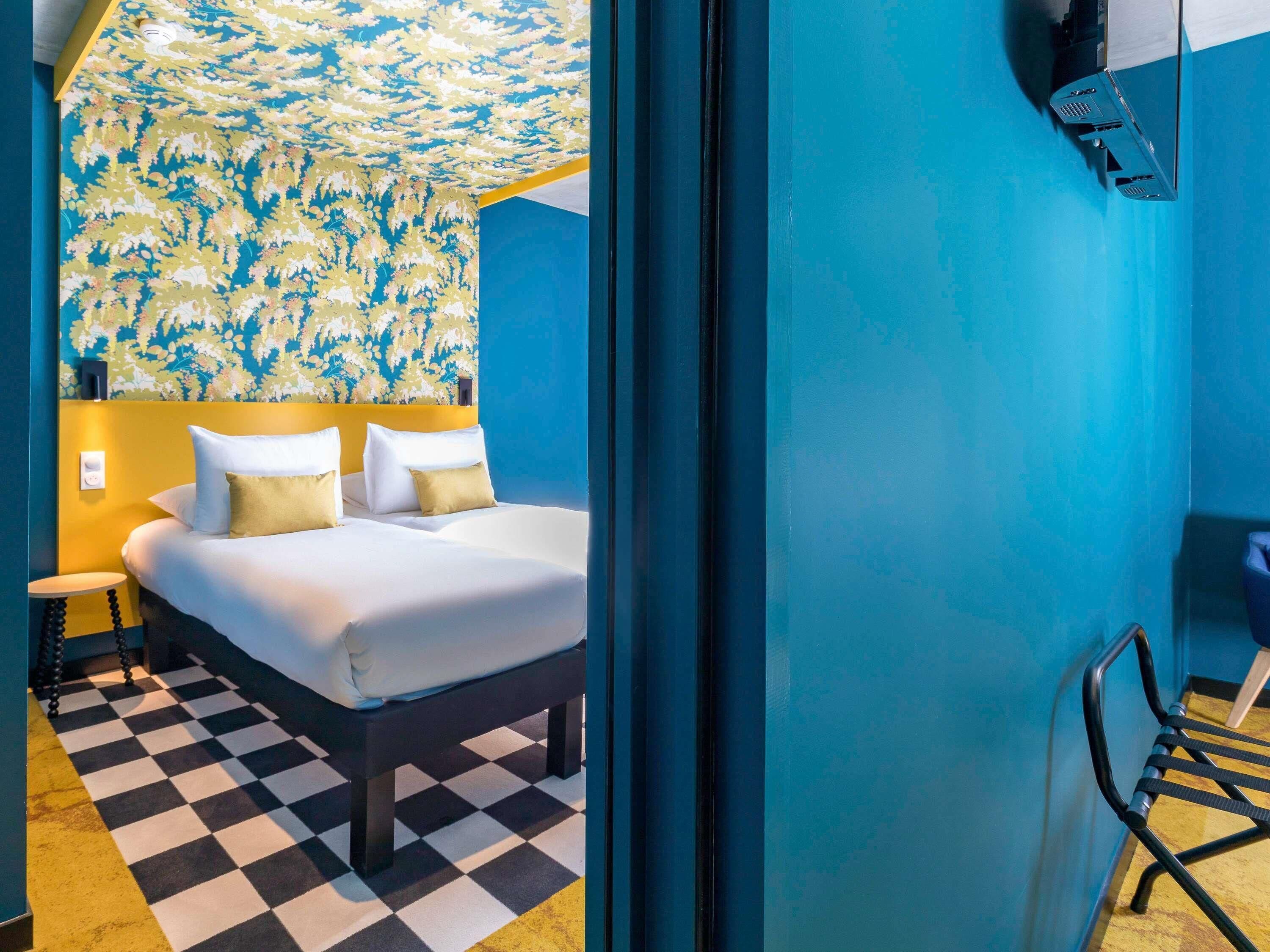 Standard Room, 2 Twin Beds | Premium bedding, pillowtop beds, in-room safe, desk