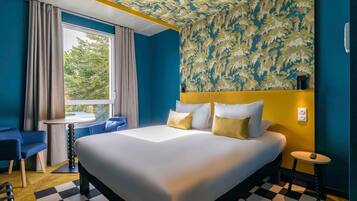 Standaard kamer, 1 tweepersoonsbed | Luxe beddengoed, pillowtop-bedden, een kluis op de kamer, een bureau