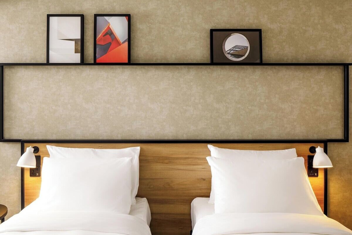Kamar Single | Minibar, brankas, setrika/meja setrika, dan seprai linen