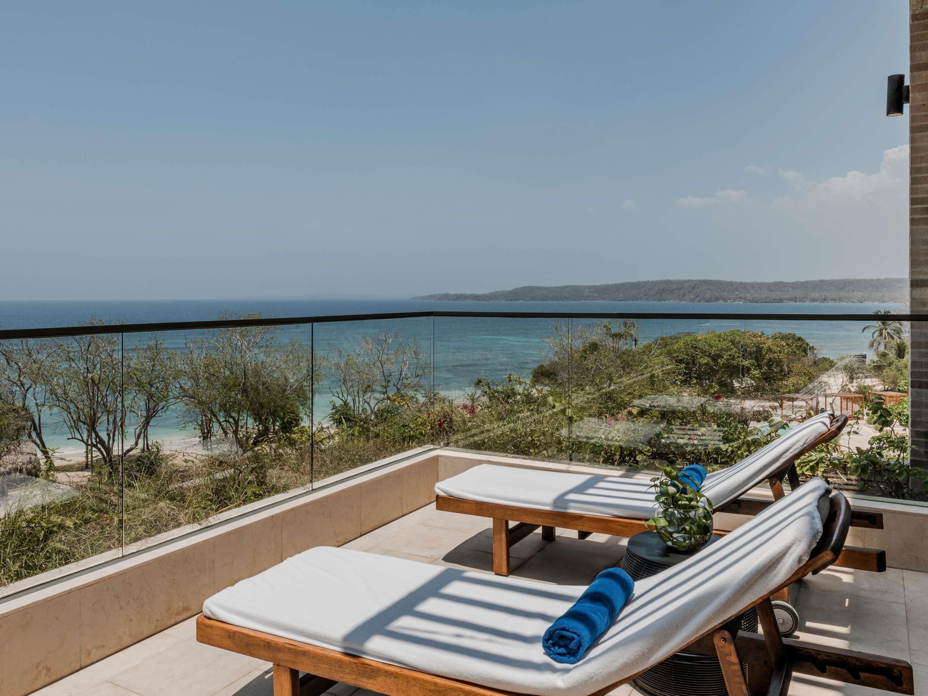 Egyptian cotton sheets, premium bedding, down comforters