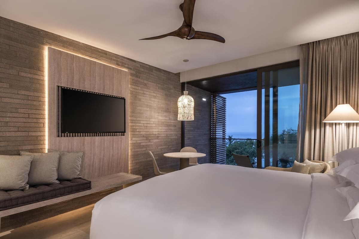 Superior Room, 1 King Bed
