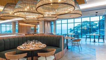 4 Restaurants, Frühstück, Mittagessen, Abendessen, asiatische Küche