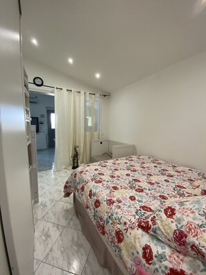 2 bedrooms, WiFi - House (Lambesc)