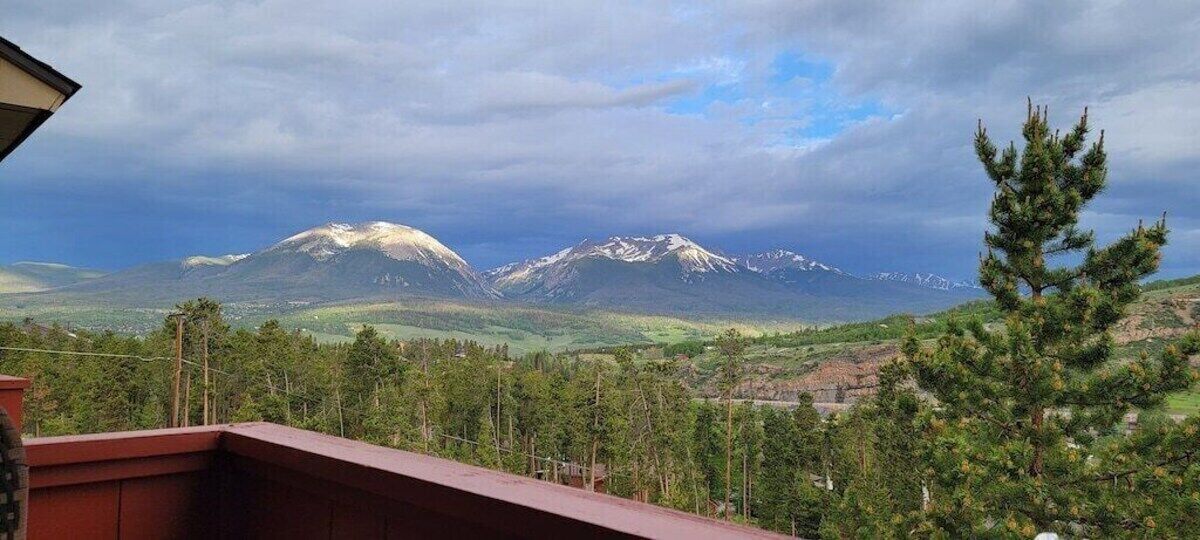 Top floor condo, makes a perfect getaway and the views are stunning!