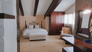 Panoramic-Penthouse | 2 Schlafzimmer, schallisolierte Zimmer, kostenloses WLAN