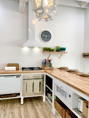 Fridge, microwave, oven, stovetop - Explore WithInn-Relaxation Centrally Located to Beaches and Walkable Restaurants (Harbert)