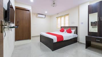 Economy Room | Desk, laptop workspace, rollaway beds, free WiFi