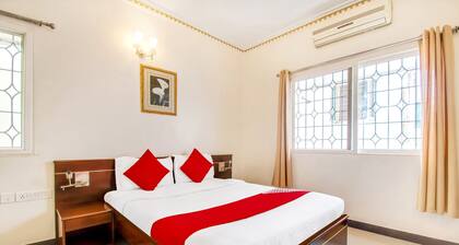 Hotel Station View Mughalsarai by ShriGo Hotels