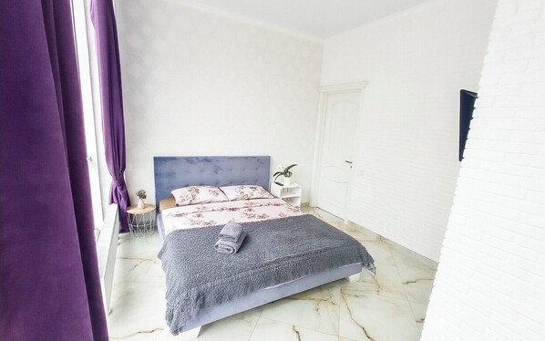 2 bedrooms, iron/ironing board, free WiFi, bed sheets - Amazing stylish apartment in the best Arcadia condo (Одесса)
