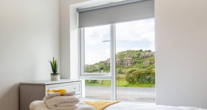 Great new apartment walking distance to beach