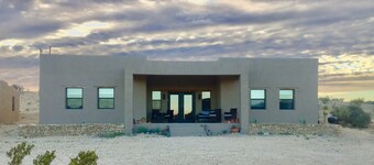 Desert Sky Hideaway: Modern Home near the Terlingua Ghost Town. 3 bedrooms. 2 ba