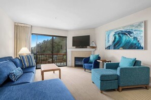 TV, fireplace, DVD player, offices - Seascape Resort Ocean View 2 BD Villa (Aptos)