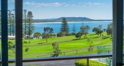 OCEANVIEW - WATER VIEWS ACROSS THE FAIRWAY
