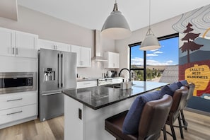 Suite, 2 Bedrooms, Mobility Accessible (Communications)