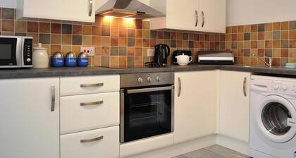 Character former shepherds cottage for couples or young families.