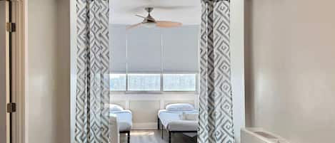 3 Schlafzimmer, Schreibtisch, Bügeleisen/Bügelbrett, WLAN