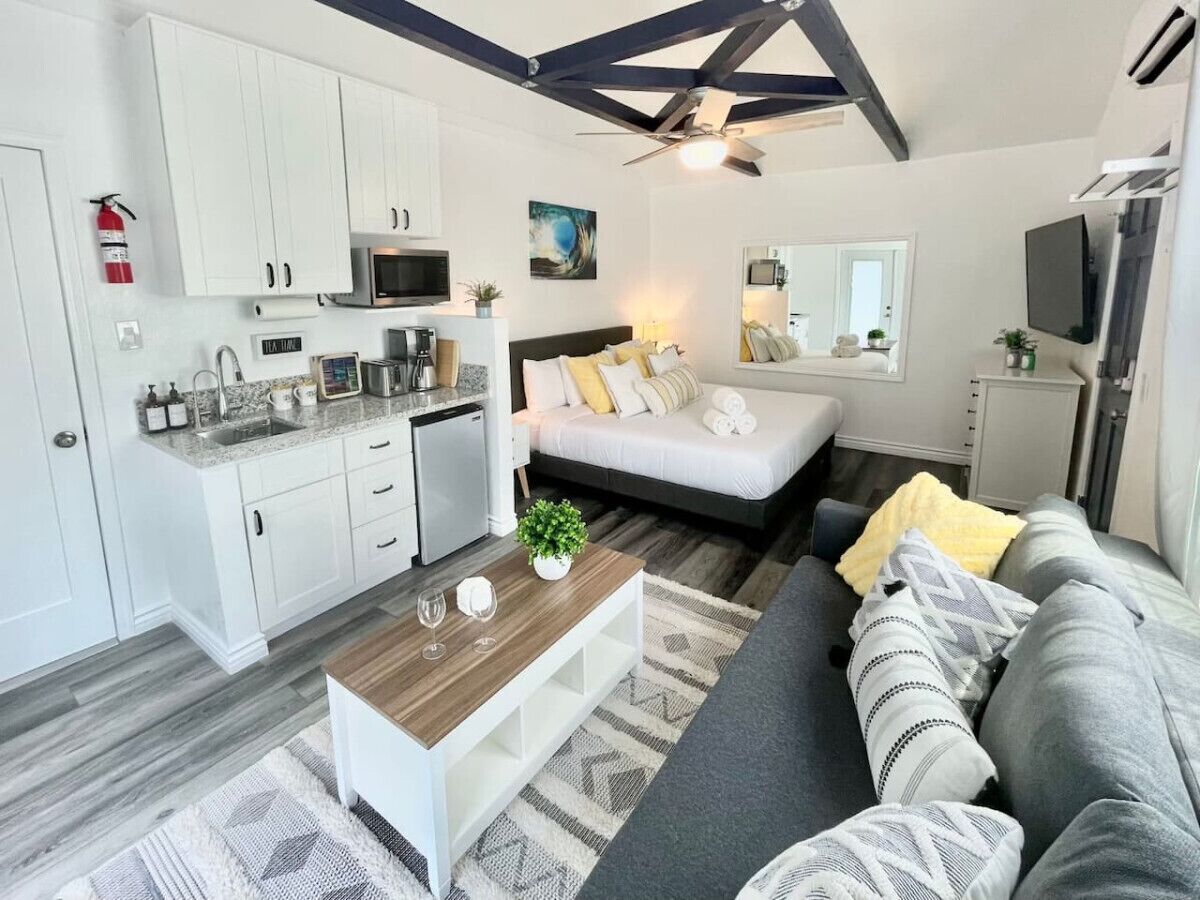 1 bedroom, desk, iron/ironing board, WiFi