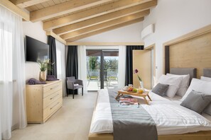 7 Schlafzimmer, Zimmersafe, Bügeleisen/Bügelbrett, Reisekinderbett