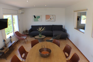 TV - Els Grecs 21 - Four Bedroom Villa, Sleeps 9 (Roses)
