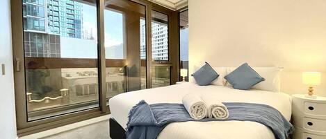 3 bedrooms, desk, iron/ironing board, travel crib