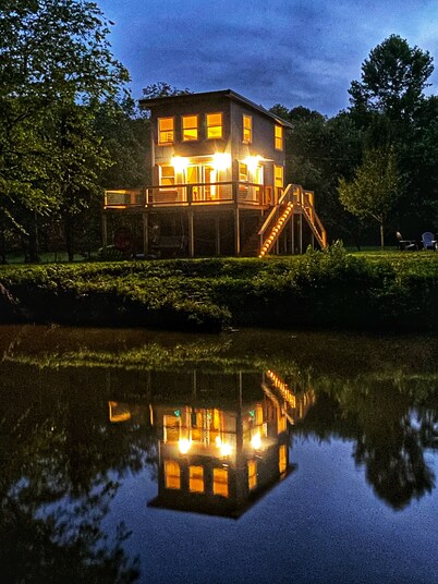 The Creek House, a creekside tree top cabin