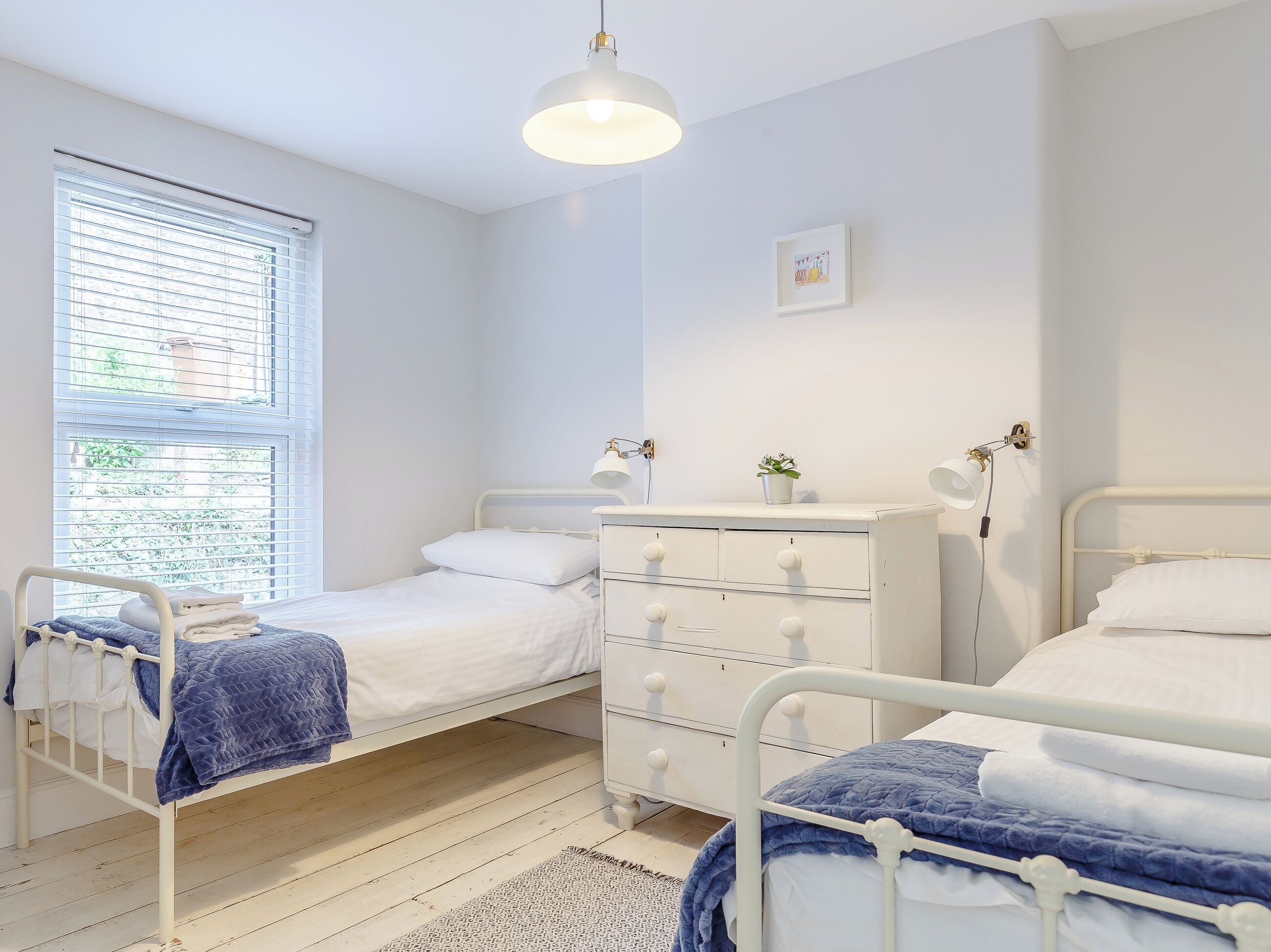 3 bedrooms, WiFi (free), bed sheets