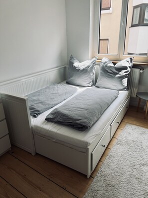 2 Schlafzimmer, Schreibtisch, Bügeleisen/Bügelbrett, kostenloses WLAN