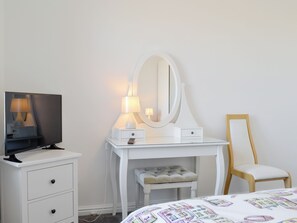 4 bedrooms, free WiFi, bed sheets