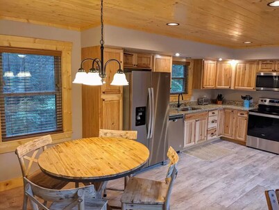 We're Open for Business! Mountain Views,Watch the Elk, Fire Pit,Close to Skiing 