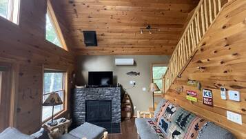 Smart TV, fireplace, computer monitors