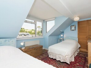 4 bedrooms, free WiFi, bed sheets