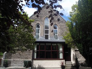 Exterior - 2 bedroom accommodation in Staveley (Staveley)