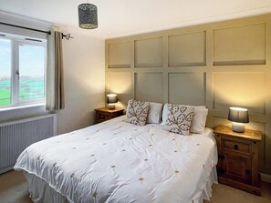 3 bedrooms, free WiFi, bed sheets