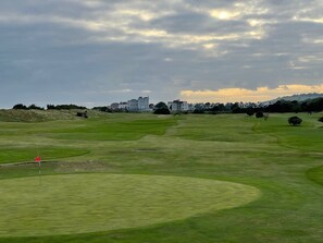 Golf - Beautiful beachfront apartment  (Hythe)