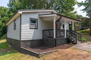 Exterior - High End Pond Chalet in Country & But Near Shops (Troutman)