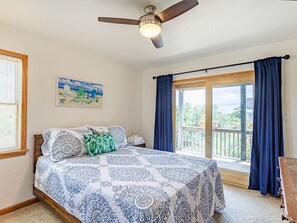 1 bedroom, desk, free WiFi, bed sheets