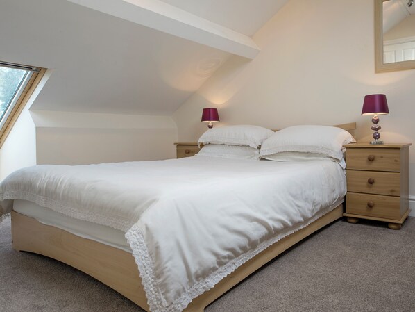 3 bedrooms, free WiFi, bed sheets