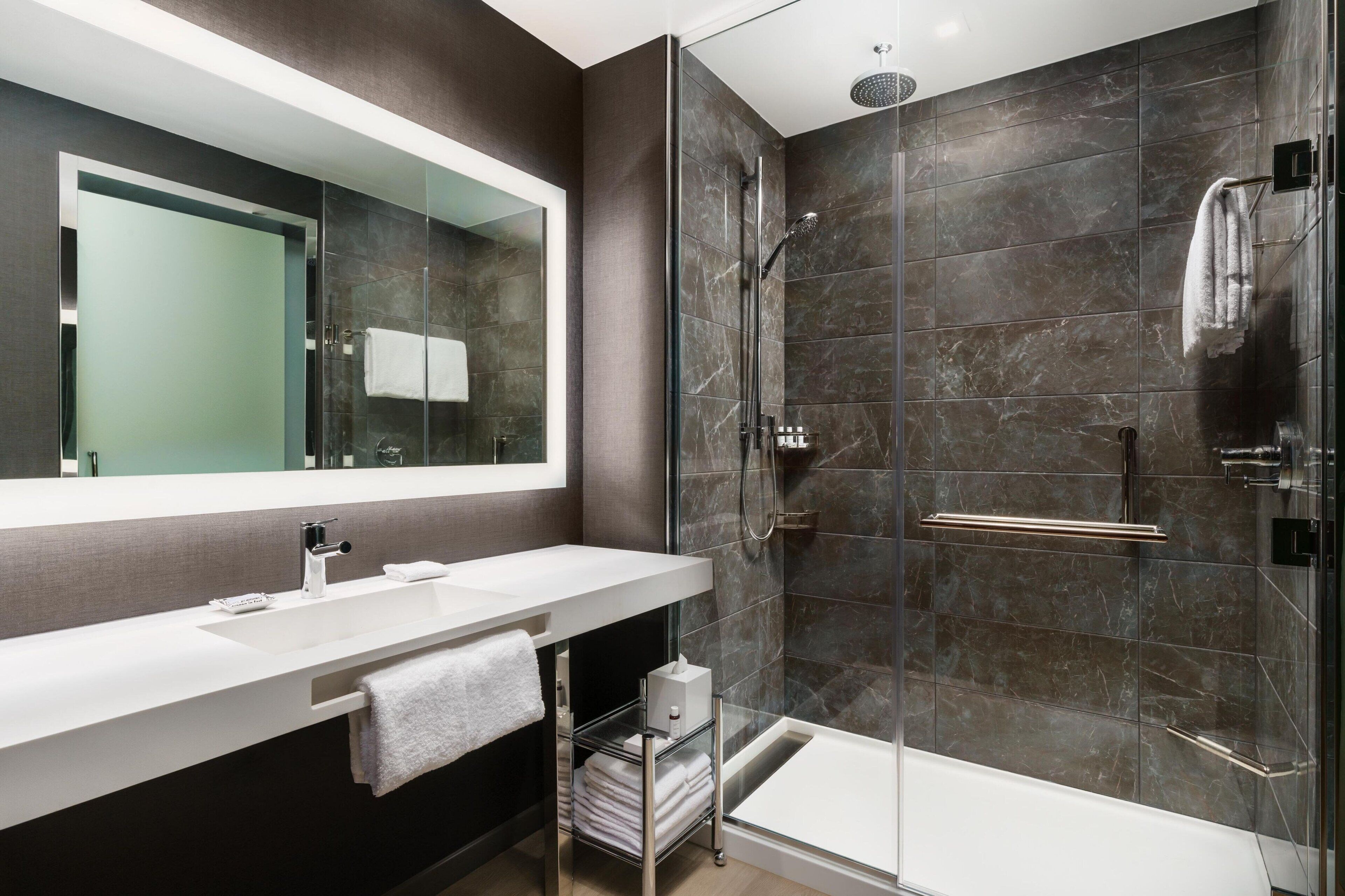 in-room safe, desk, laptop workspace, blackout curtains