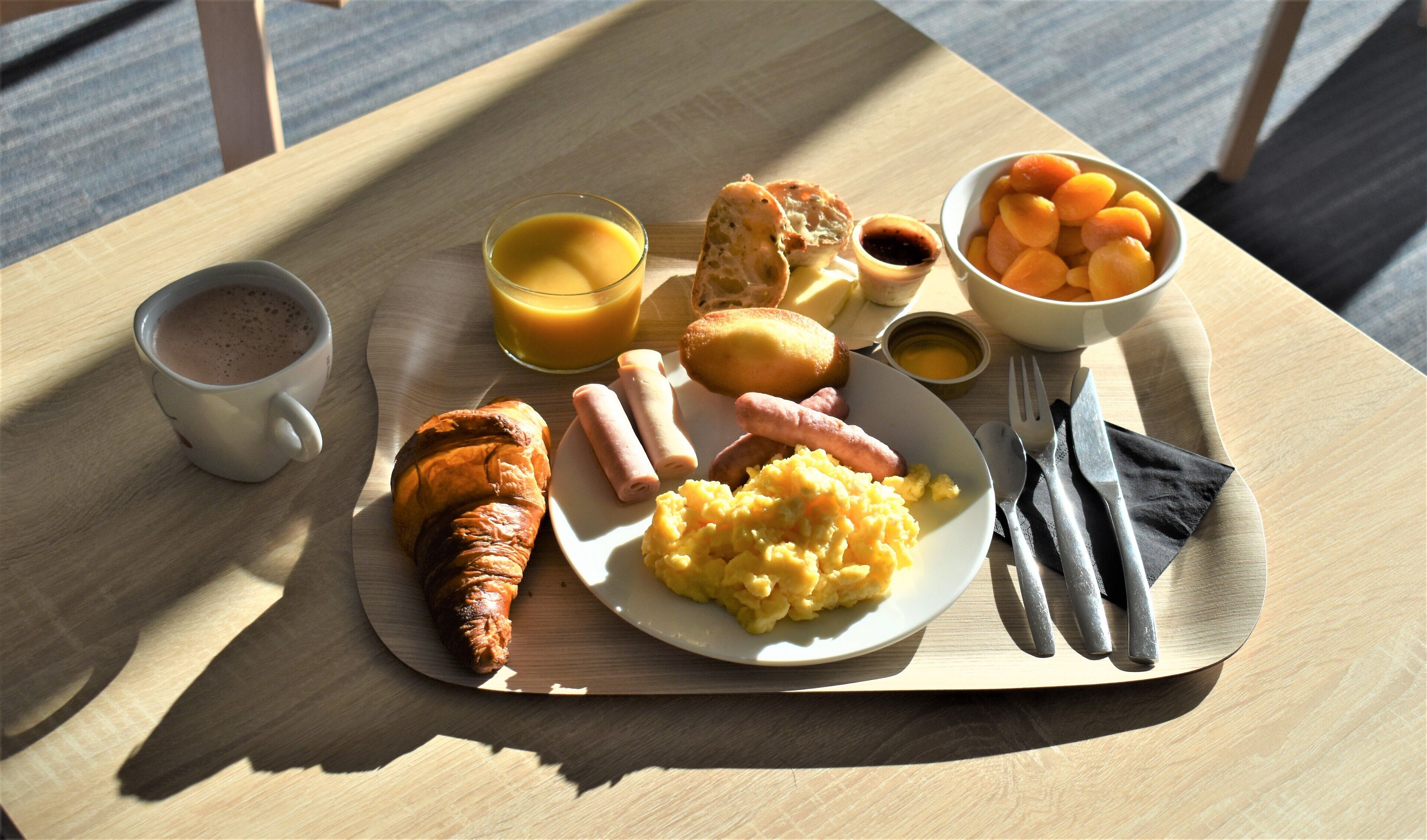 daily buffet breakfast (eur 11 per person)